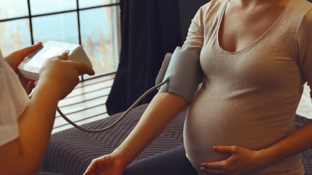 Anaemia and hypertension during pregnancy: could riboflavin deficiency be implicated?